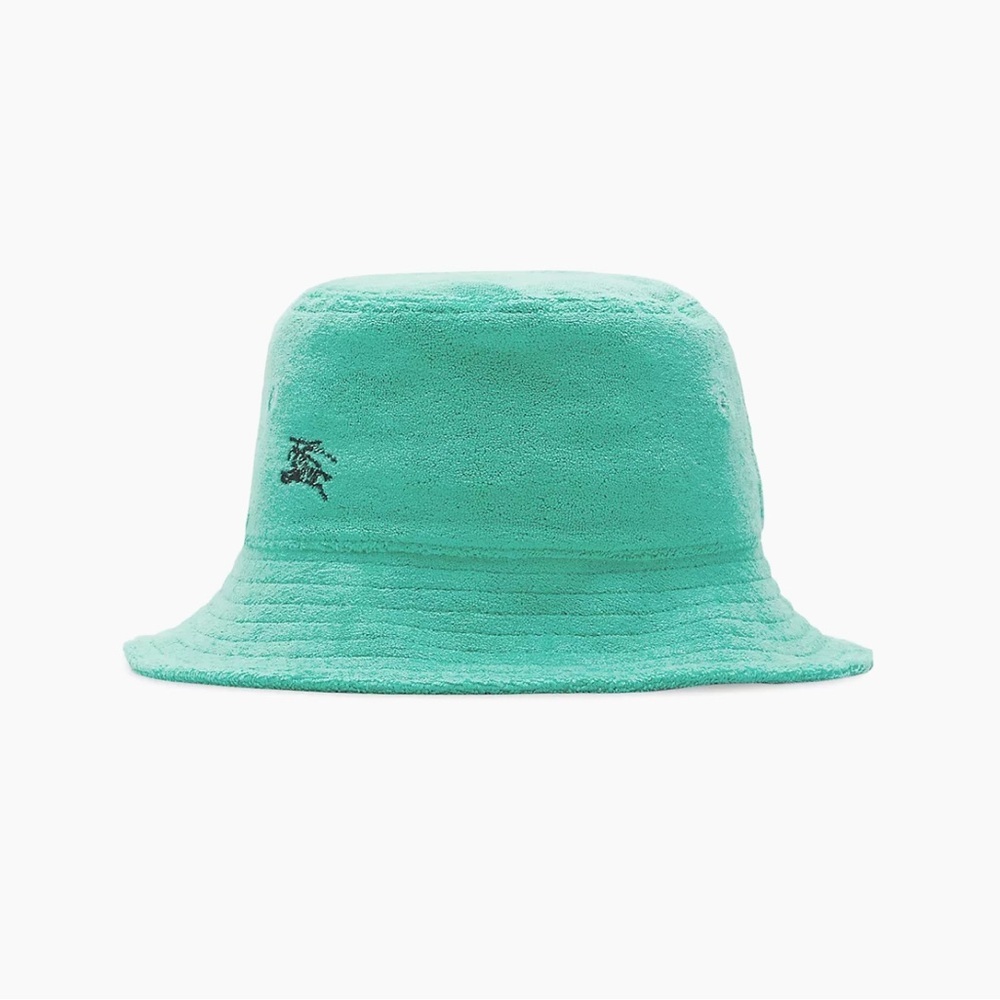NWT and in package Burberry classic bucket towel real color retail $250